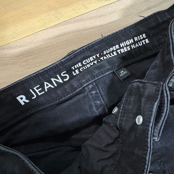 3/15$ High Rise Black Button R Jeans - Picture 2 of 3